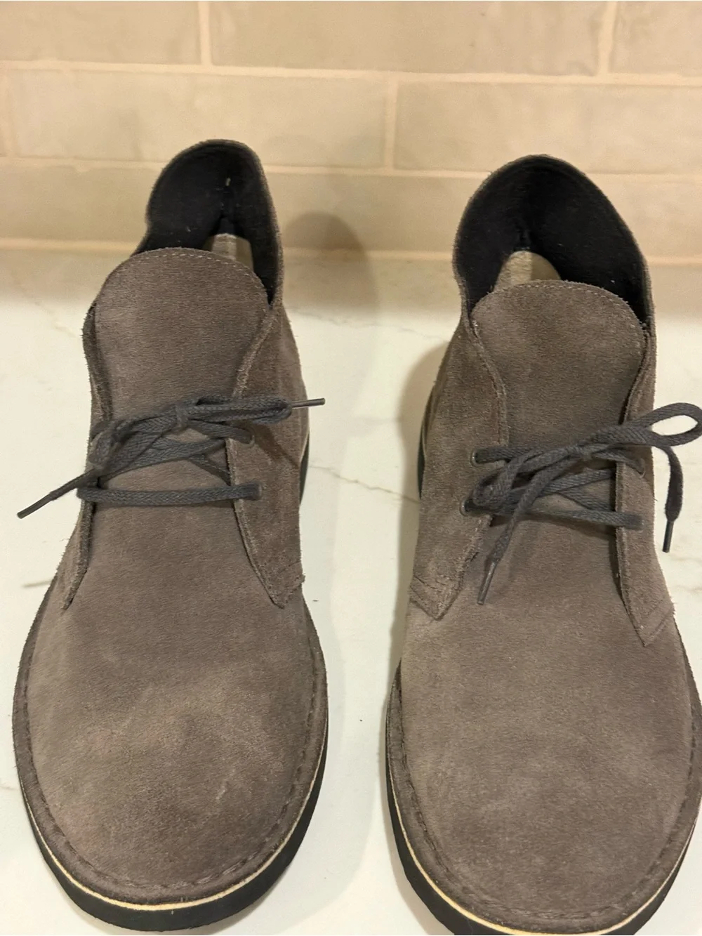 CLARKS Men's Desert Chuuka Suede Leather boot - US 10- Grey Taupe